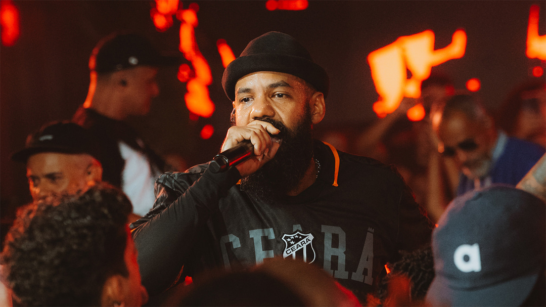 Photo of set BaianaSystem.