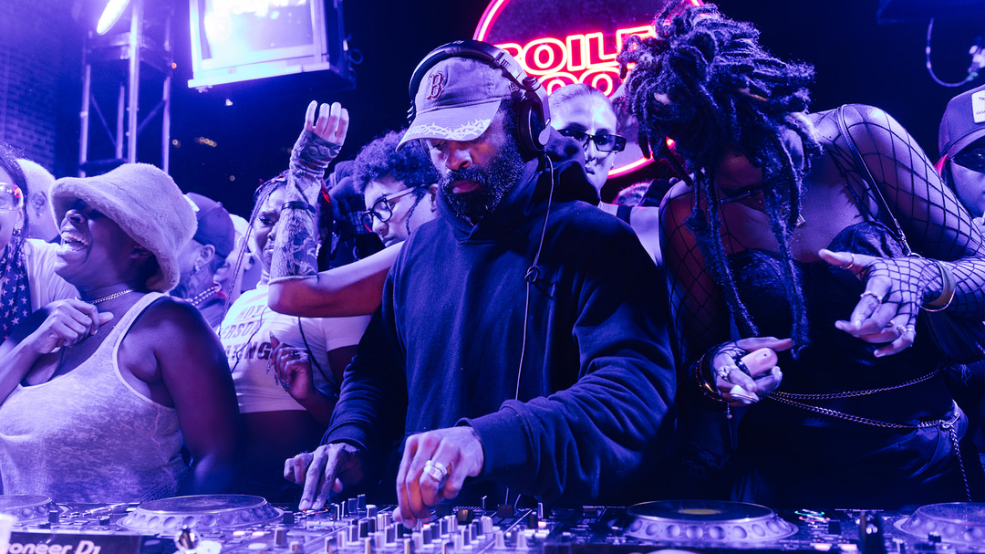 Photo of set Bobby Beethoven.