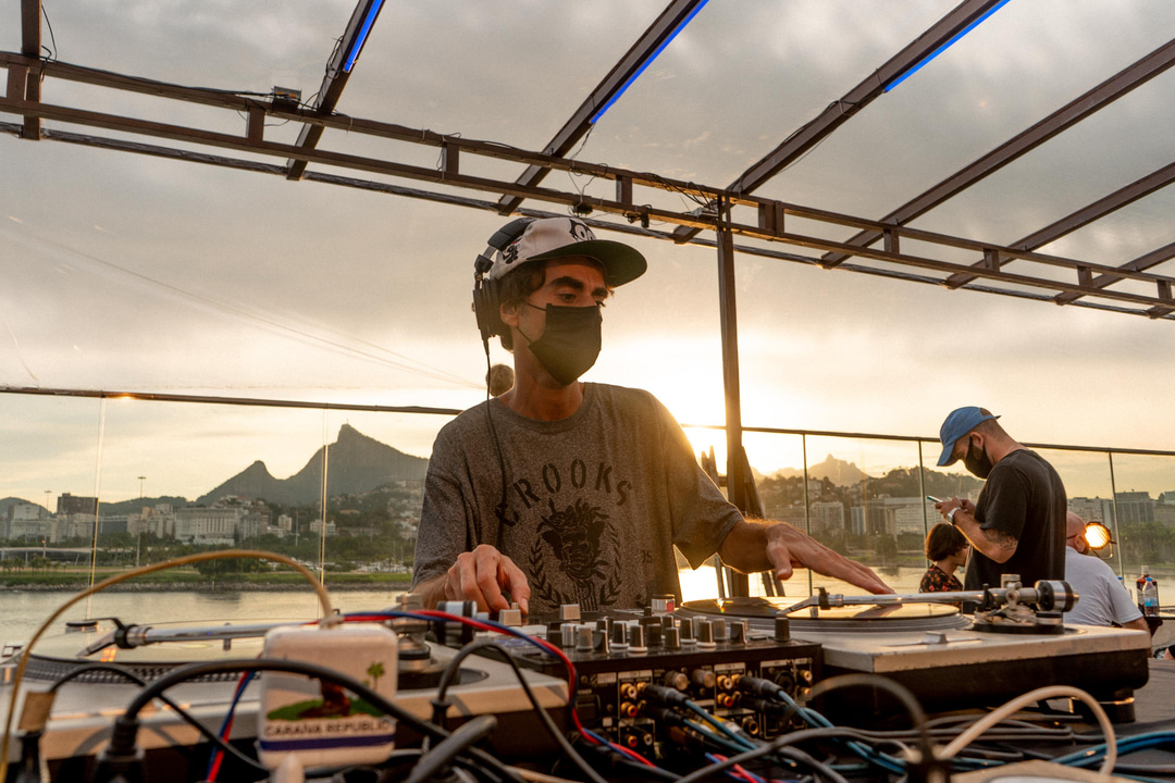Photo of set Episode 3: Boiler Room x Ballantine's True Music pres. In The Round Rio de Janeiro.