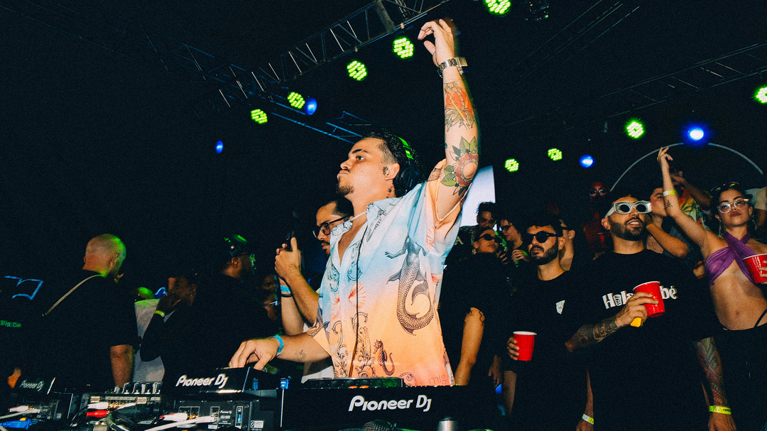 Photo of set MOHIKAA.