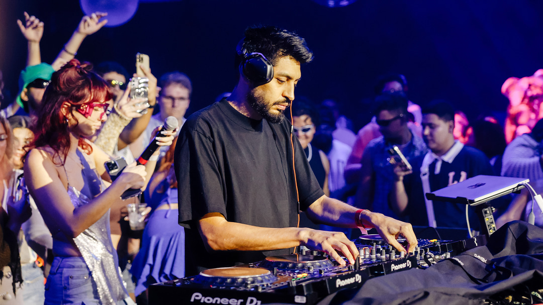 Photo of set Pazmal.