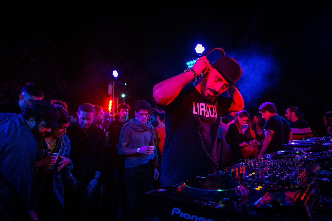 Photo of set Marco Passarani.