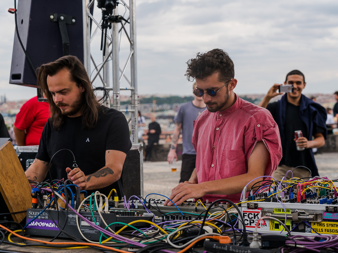 Photo of set Windowlickerz Live (HRTL & Oliver Torr).