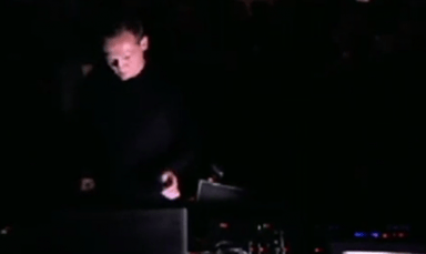 Photo of set Alva Noto.