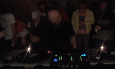 Photo of set Ben Sims.