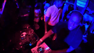 Photo of set DJ Marfox vs DJ Nervoso.