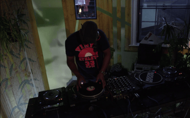 Photo of set Rahaan.