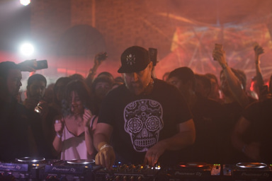 Photo of set Claude VonStroke.