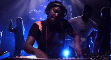 Photo of set Nídia.