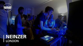 Photo of set Neinzer.