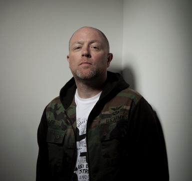 Photo of set Ben Sims.