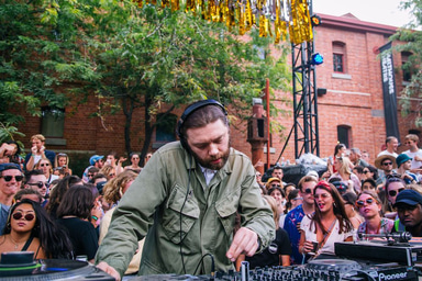 Photo of set Gerd Janson.