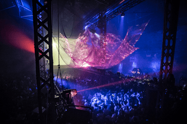 Photo of set Kris Baha.