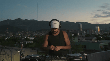 Photo of set Zutzut.