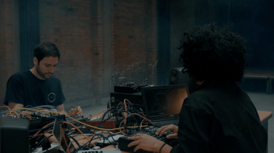 Photo of set Nicola Cruz & FE.