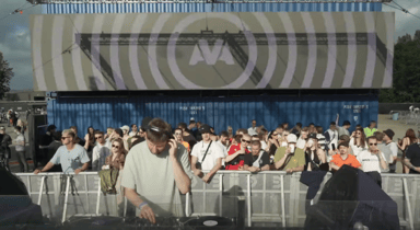 Photo of set Swoose.