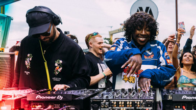 Photo of set Special Request b2b Anz.