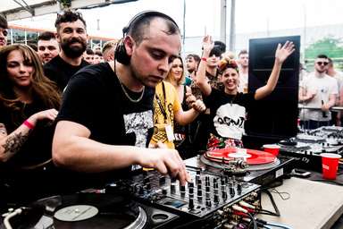 Photo of set Sunil Sharpe.