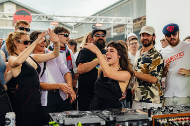 Photo of set Adriana.