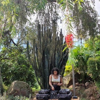 Photo of set Bonaventure.