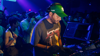 Photo of set Eli Escobar.