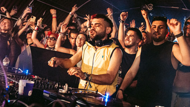 Photo of set Hector Oaks.