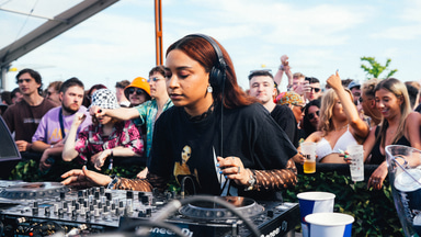 Photo of set Jossy Mitsu.