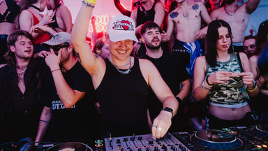 Photo of set PRADA2000.