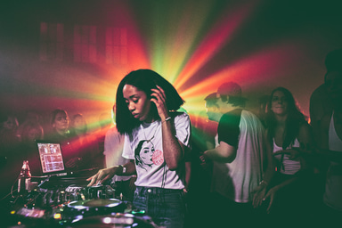 Photo of set Kitty Cash.