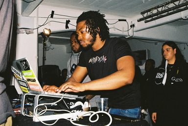 Photo of set DJ Bempah.