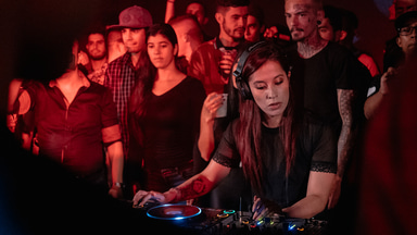 Photo of set Aleja Sanchez.