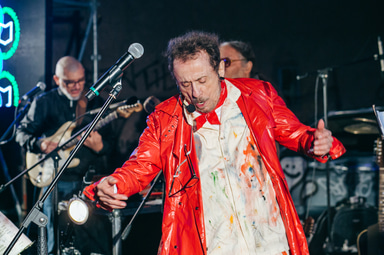 Photo of set Tom Ze.