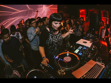 Photo of set Orieta Chrem.