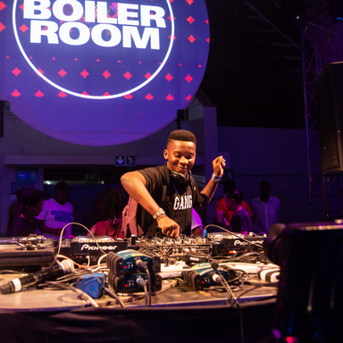 Photo of set DJ Raybel.