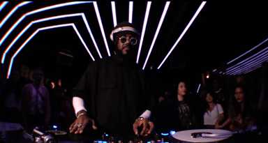 Photo of set DJ KING.