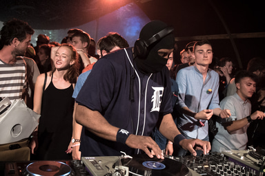 Photo of set DJ Stingray.