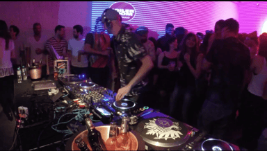 Photo of set Laurent F..