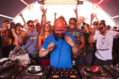 Photo of set Mr Scruff.