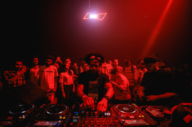 Photo of set DJ Pierre.