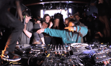 Photo of set Skinny Macho b2b Siobhan Bell.