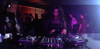 Photo of set UNiiQU3.