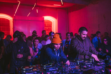 Photo of set My Girlfriend.