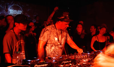 Photo of set Zean and Conrank.