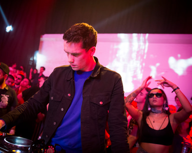 Photo of set Powell.