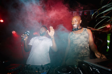 Photo of set Agent Sasco.