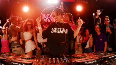 Photo of set Bapari.