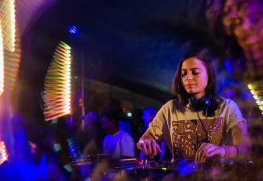 Photo of set Maayan Nidam.