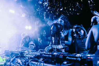 Photo of set C.FRIM.