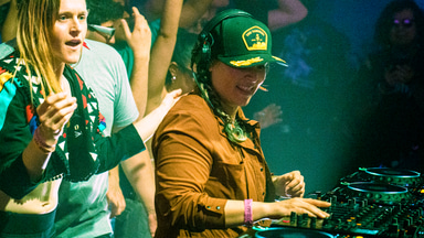 Photo of set Chachi Guerrero.