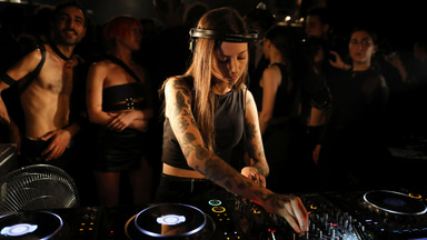 Photo of set Chloe Lula.